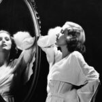 Narcisismo e culto del sé: l’egocentrismo contemporaneo che non perdona la “normalità”